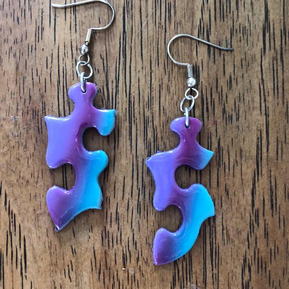 Final sale! Gorgeous airbrush puzzle earrings